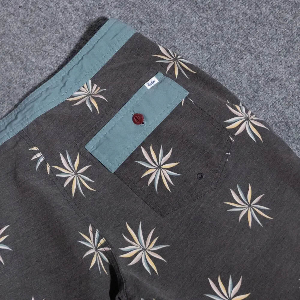 Katin Valance Hybrid Swim Trunks Mens 32 Gray Floral Board Shorts 7.5